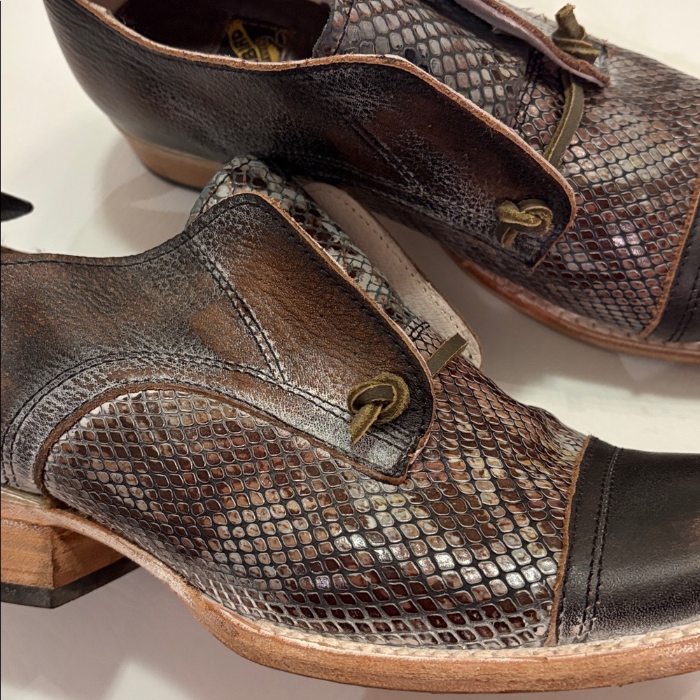 Freebird Women’s Shoes Animal Print FB
Mabel Oxford Shoes Size 9 - Picture 15 of 15